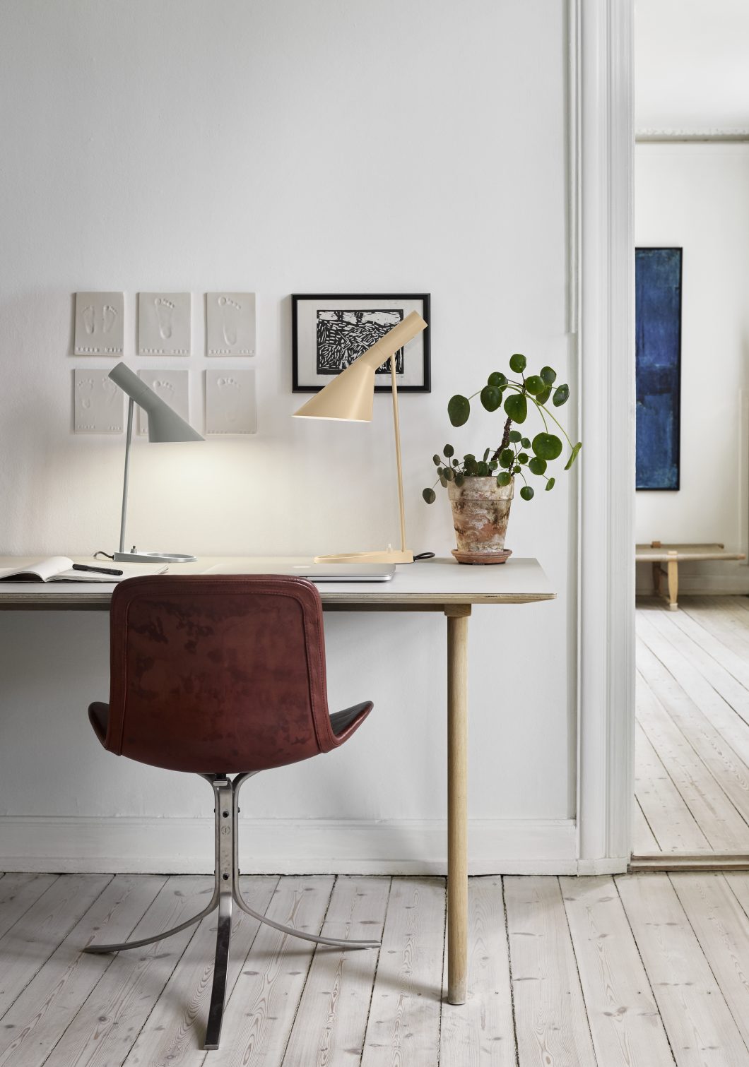 AJ table lamp Louis Poulsen SINGLE PIECES